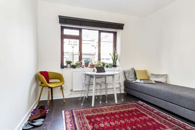 Flat to rent in New Goulston Street, London