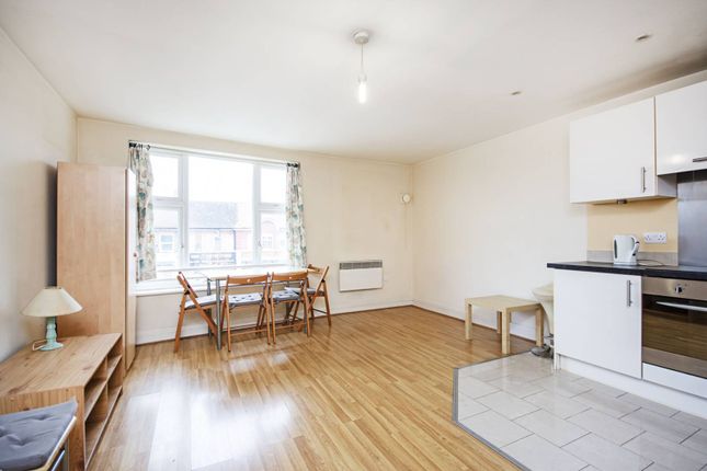 Thumbnail Studio to rent in Greyhound Hill, Hendon, London