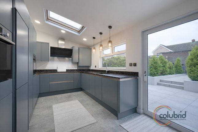 54, Bardfield, Basildon photo 3