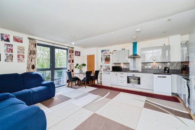 5 Daubenton House, Havelock Road, Southall photo 2