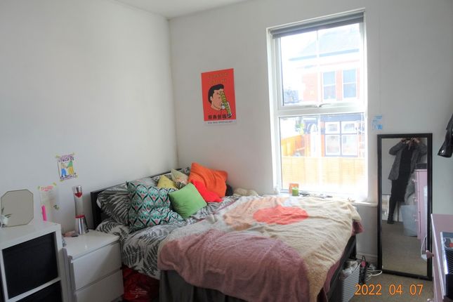 Shared accommodation to rent in Alfred Road, Kingston Upon Thames