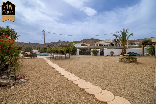 Villa for sale in Los Higuerales, Arboleas, Almería, Andalusia, Spain