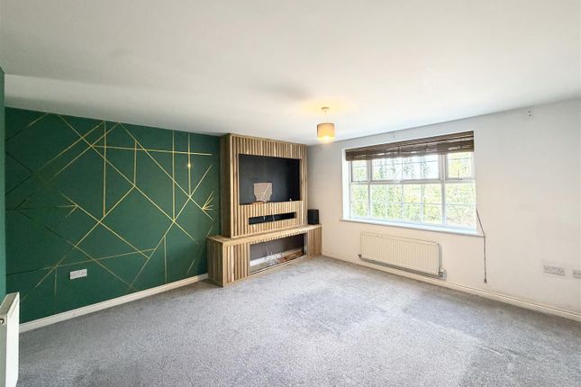 31, Shawbury Avenue, Gloucester photo 2