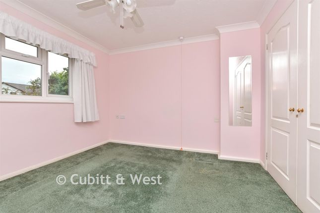 36, Peregrine Gardens, Croydon photo 4