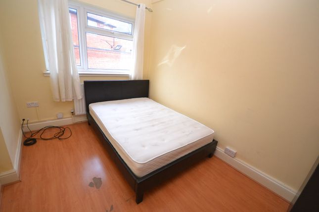 Semi-detached house to rent in Room 1, Lilac Crescent, Beeston