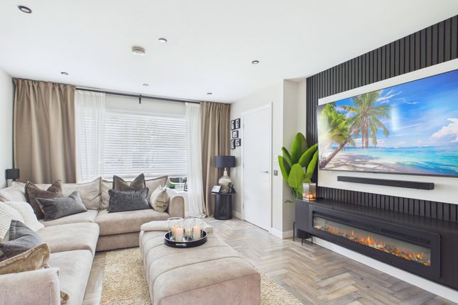 16, Rose Knowe Way, Glasgow photo 4