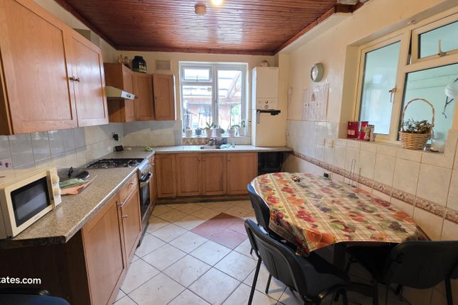 33 Asplins Road, LONDON photo 3