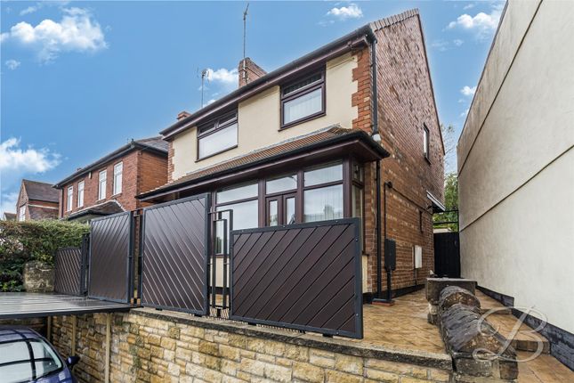 3-bed detached on 192, Chesterfield Road South, Mansfield, £210,000