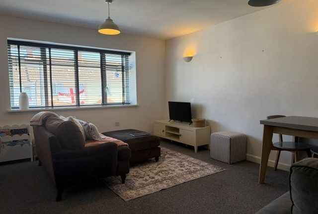 Lower Meadow Court Flat 2, Lower Meadow Road, Minehead photo 4