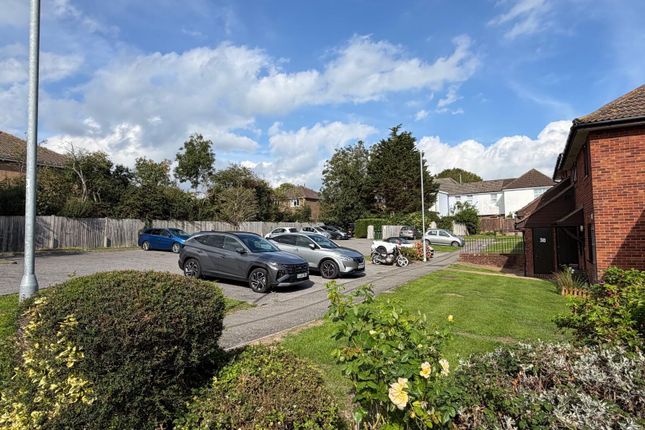 Flat 29, Ruxley Court, Swanley Close, Eastbourne photo 2