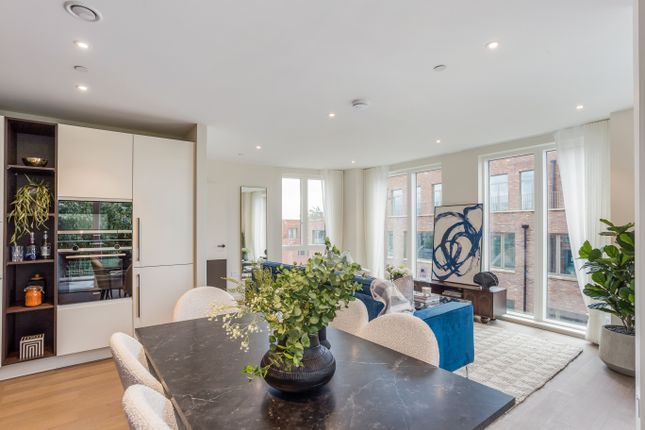 3-bed flat on The Heights, West Hampstead, NW6, London, £1,150,000