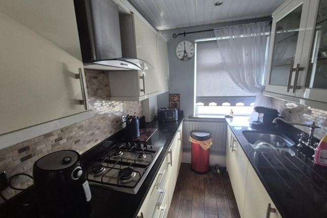 14, Greens Place, South Shields photo 3
