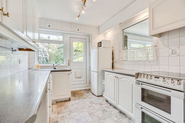 10, Thornhill Croft, Wakefield photo 5