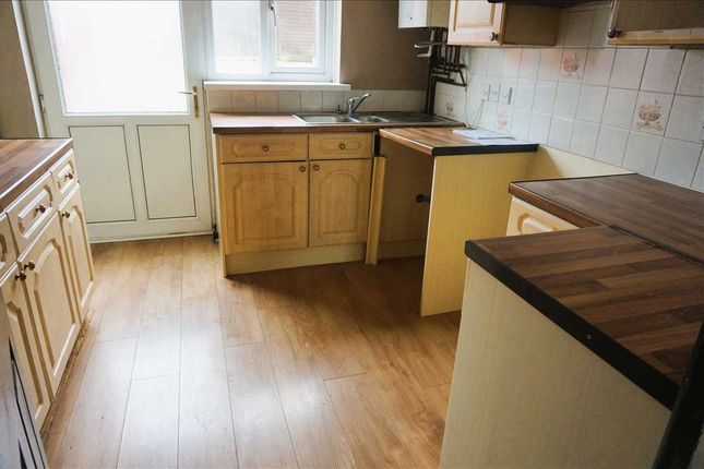 6, Heol Bryngwili, CROSS HANDS, Llanelli photo 4