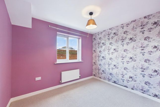 37, Broadview Close, Ashford photo 3