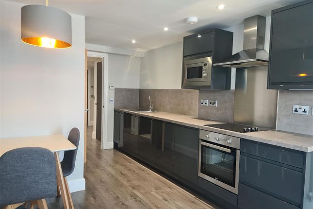 Flat to rent in Water Street, Liverpool