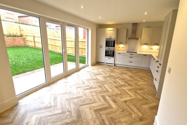 16, Blackmore Drive, Exeter photo 4
