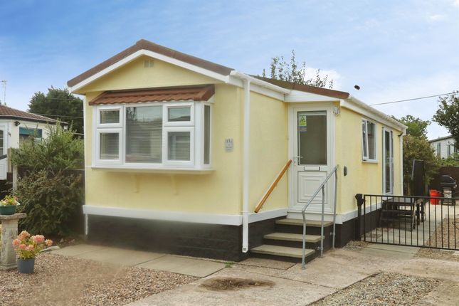 1-bed caravan on 11a, St. Oswalds Park, Newark, £75,000