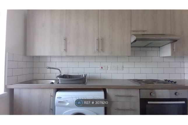 Flat, Luton photo 2