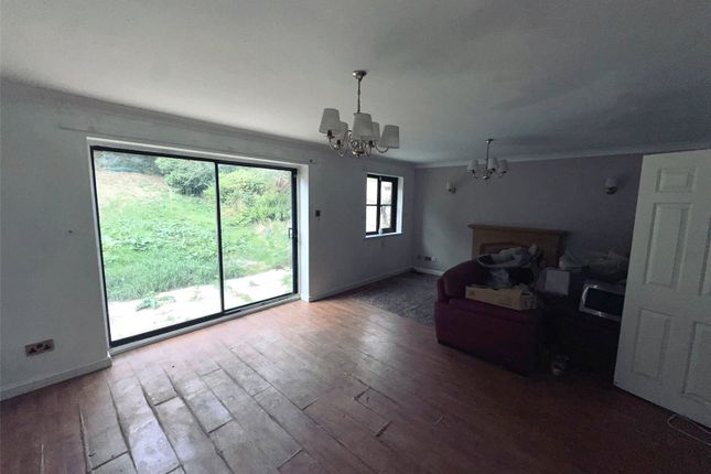 2A, Elderberry Close, Saddleworth photo 3