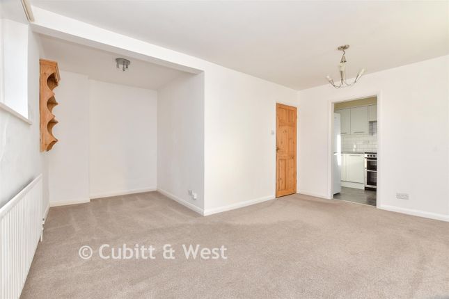 Cannon Court, Cannon Grove, Fetcham photo 2