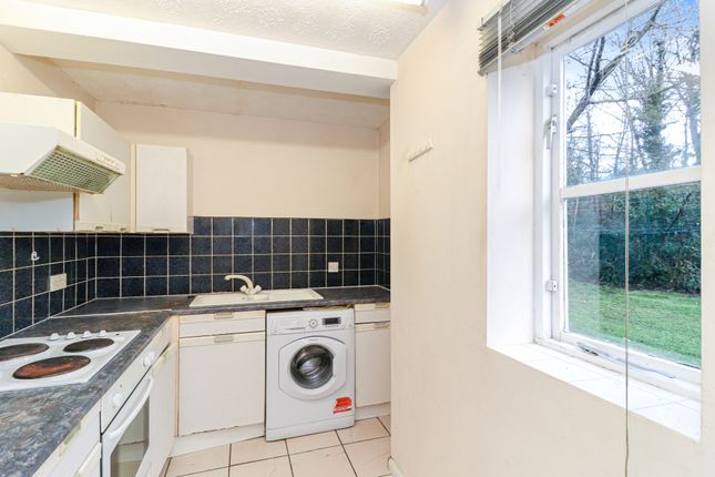 33, Flat 33, Vicars Bridge Close photo 4