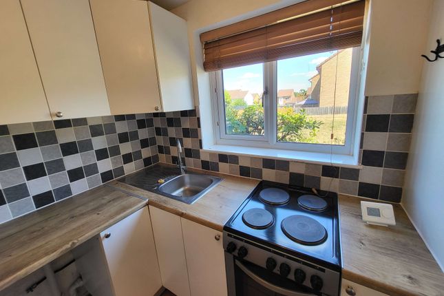 14 Osprey Walk, LUTON photo 5