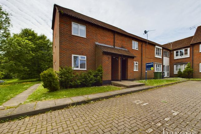 Thumbnail Maisonette for sale in Rosehip Way, Lychpit, Basingstoke