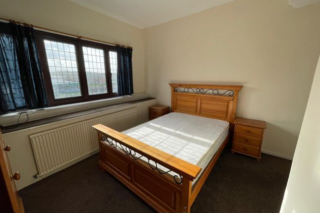 Thumbnail Room to rent in Doncaster Road, Barnsley