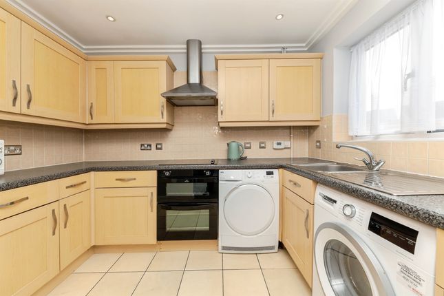 4, Mulberry Mead, Hatfield Garden Village photo 5