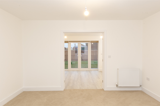 44 Elina - orchid RL flatfair, Leaf Living at Chesterwell, Mile End, CO4, Mile End photo 4