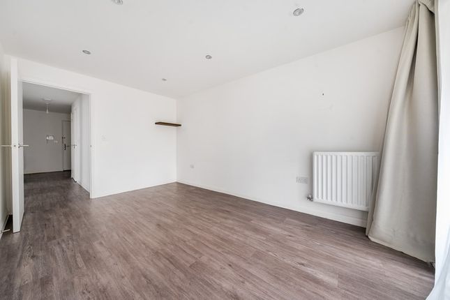 Fitzroy Close, West Cambourne photo 3