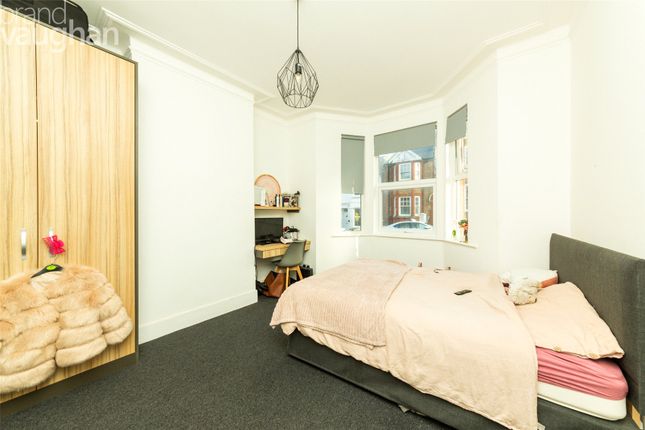 Terraced house to rent in Brading Road, Brighton