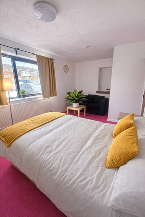 250, Stroud Avenue, Willenhall photo 2