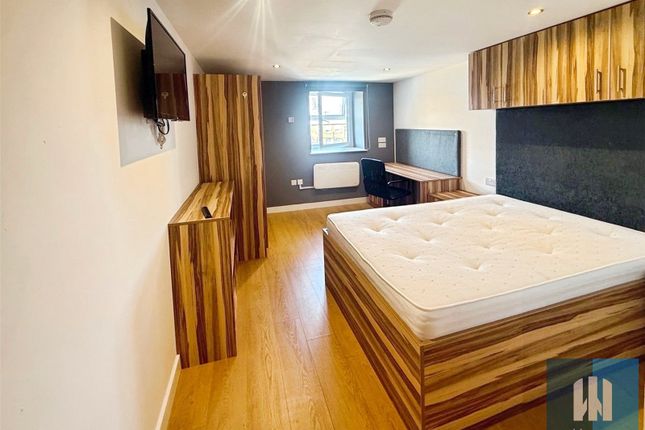 1-bed flat on Apartment 122,, Palace Studios, Huddersfield, £780/mo