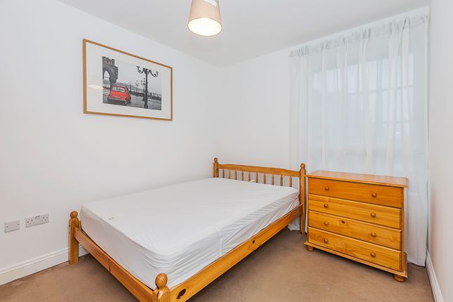 Flat 4, 16B High Street, London, NW10 4LX, London photo 4