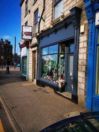 Retail premises to let in Bolton Road, Darwen
