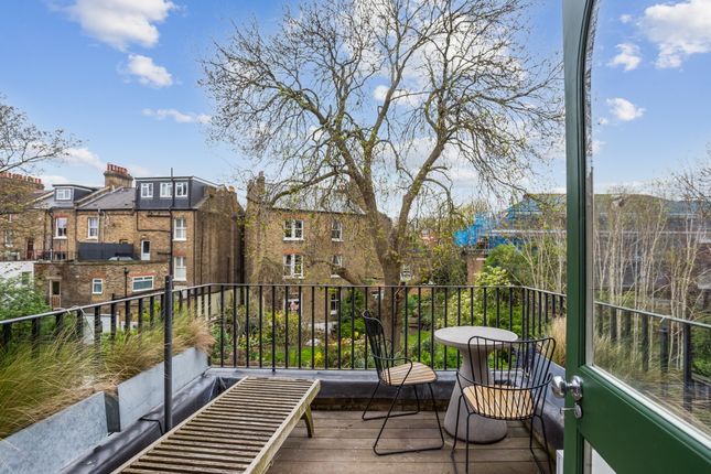 Duplex to rent in Aberdeen Road, London