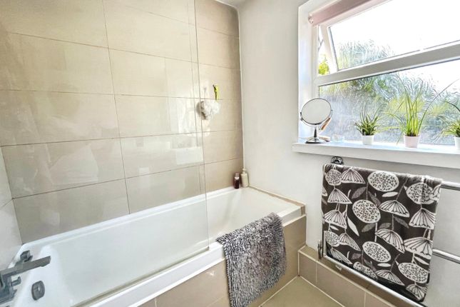 54, Rye Road, Hoddesdon photo 4