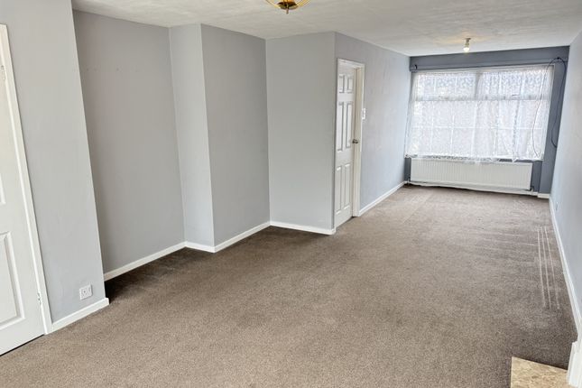 Thumbnail Terraced house to rent in Cedar Close, Leeds