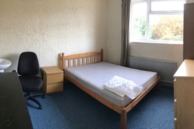 Thumbnail Semi-detached house to rent in Silverdale Road, Shirley, Southampton