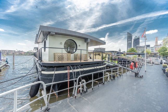 Houseboat to rent in Cheyne Walk, Chelsea, London