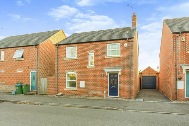 Detached house for sale in Chelsea Road, Aylesbury