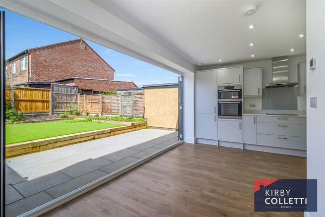 4a, Frenchs Close, Stanstead Abbotts photo 2