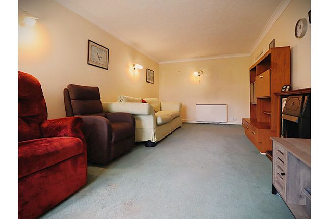 Flat 76 Glendower Court, Velindre Road, Cardiff photo 4