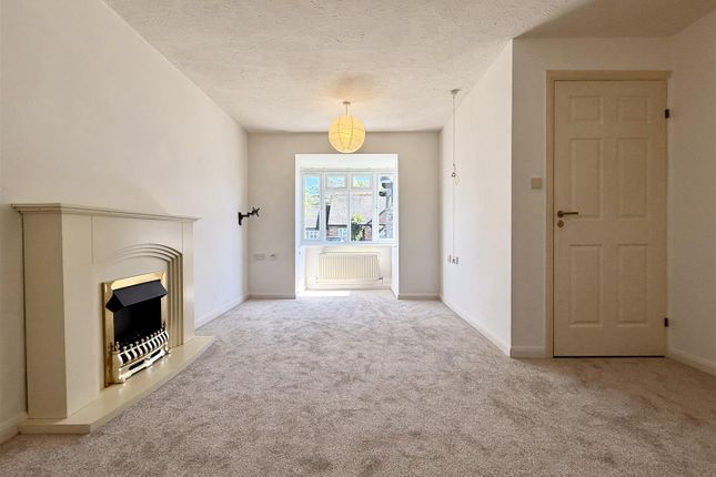 7, Badger Court, Loughborough photo 3
