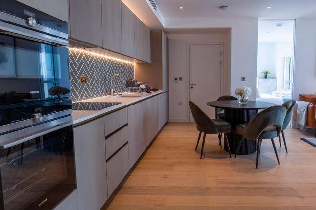 Terraced house to rent in Atlas Building, 145 City Road, London