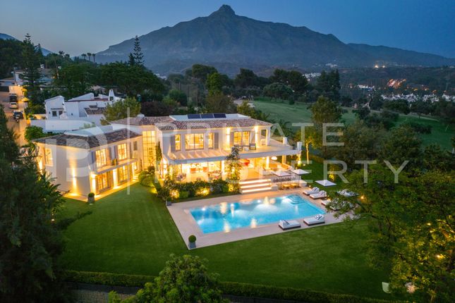 Villa for sale in Aloha, Nueva Andalucia, Marbella