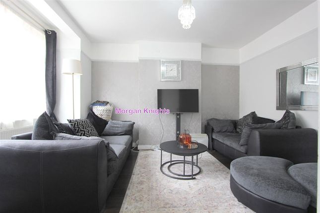 5, Wall End Road, East Ham photo 3