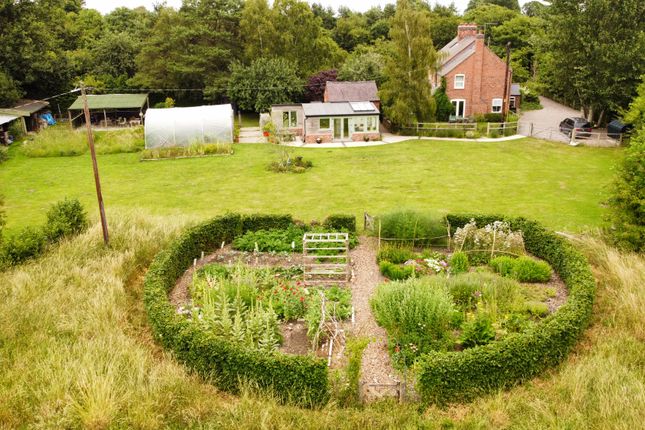 1-Field-Cottages04